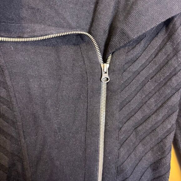 Athleta Black Oversized Collar Zip Up Nylon and Wool Sweater Medium - Picture 6 of 9